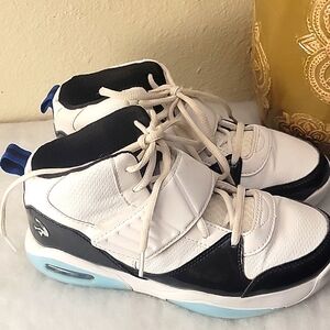 4.5 boys Shaq basketball shoe